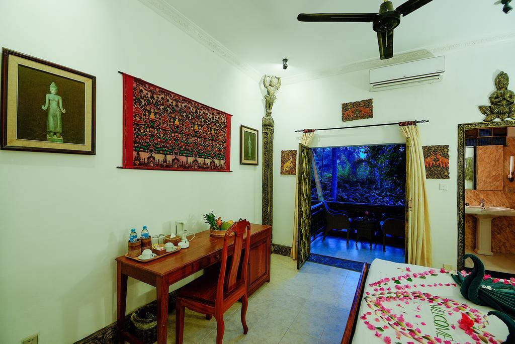 Bopha Siem Reap Boutique Hotel Exterior photo