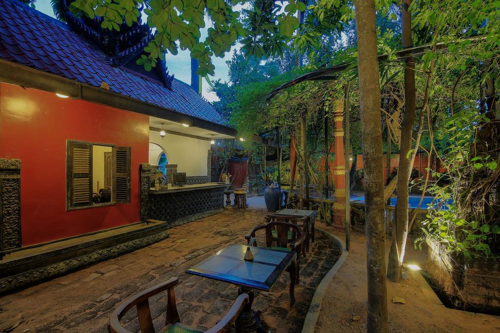 Bopha Siem Reap Boutique Hotel Exterior photo